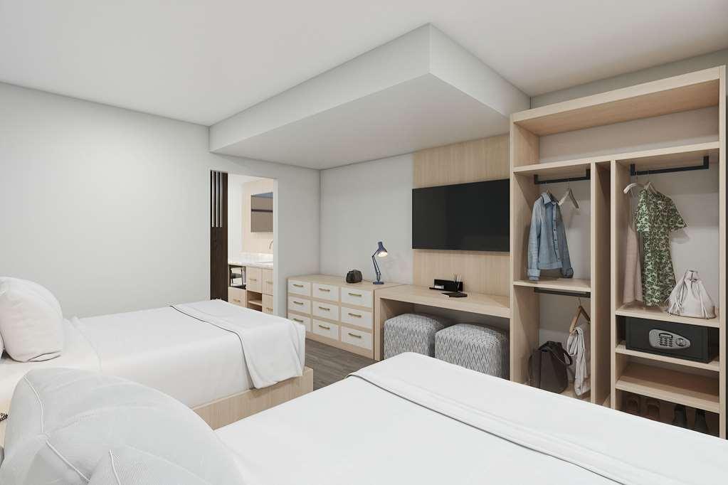 Daskk Near Universal Blvd, Ascend Collection Hotel