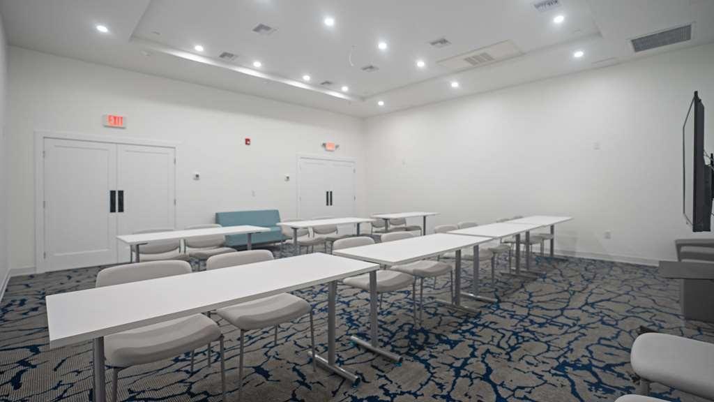 Daskk Near Universal Blvd, Ascend Collection Orlando