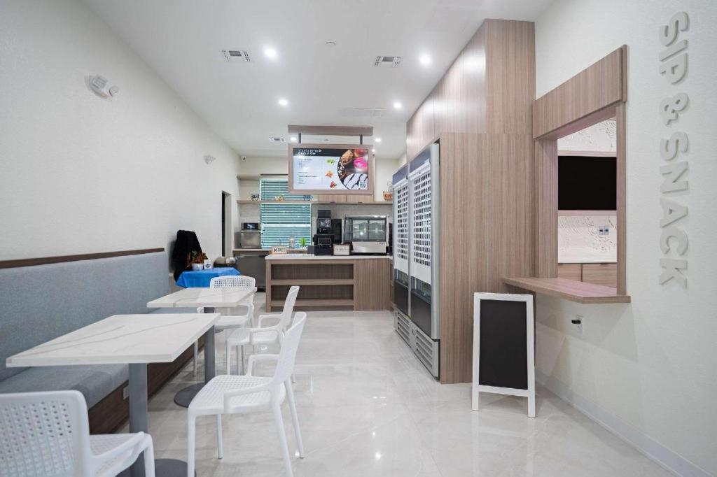 Daskk Near Universal Blvd, Ascend Collection 2* Orlando