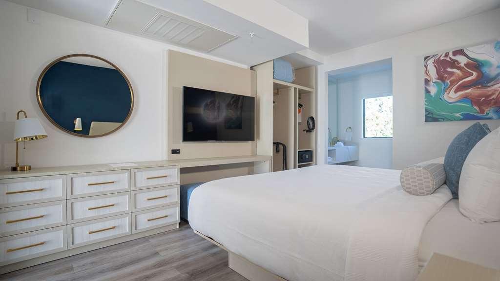Daskk Near Universal Blvd, Ascend Collection Orlando